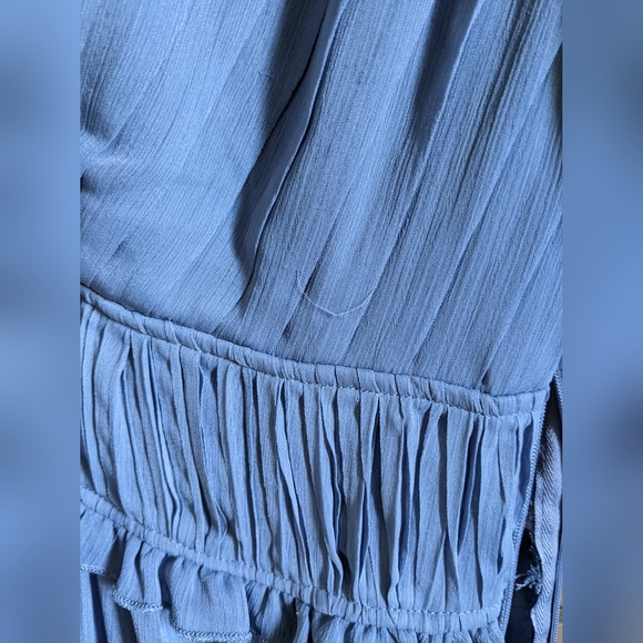 Feminine blue flowy dress - Picture 8 of 14